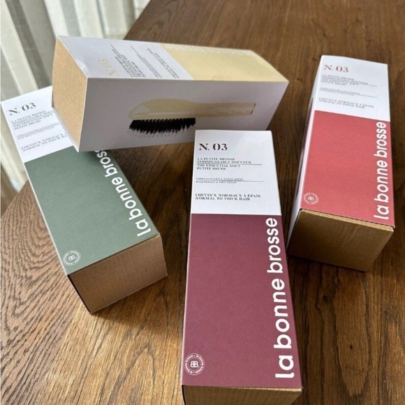 La Bonne Brosse N.03 boar bristle brush The Shine & Care Hair Brush new in box - Picture 5 of 7